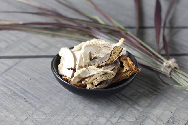 Wild Rice and Mushroom Soup with Caraway Rye Crackers 